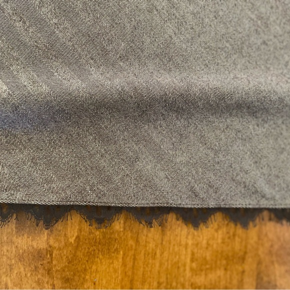 Banana Republic Wool/Rayon Skirt. A-line cut..
Size 16. Brown. - Picture 5 of 9